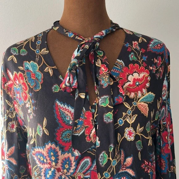 Alice + Olivia Floral Romper. Size S - Picture 3 of 8